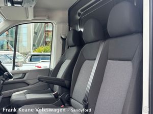 Volkswagen Crafter Highline 30 MWB 140BHP M6F  ap - Image 4