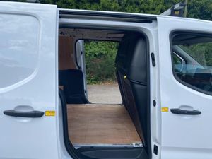 Peugeot Partner Lwb + aircon + CarPlay +fsh - Image 3