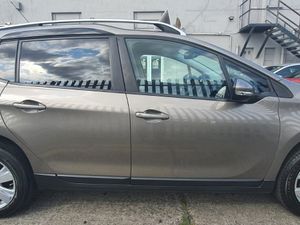 2017 Peugeot 2008  Manual - Image 4