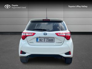 Toyota Yaris HYBRID DESIGN AUTO - Image 4