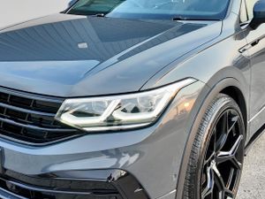 2021 VOLKSWAGEN TIGUAN RLINE AUTO BLACK EDITION - Image 4