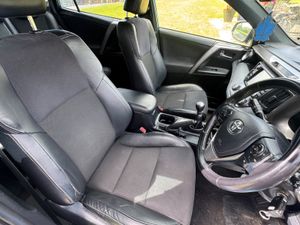 Toyota RAV4 2016 diesel - Image 2