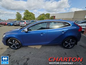 Volvo V40 2.0 D2 R-DESIGN 120BHP""PAN ROOF"" - Image 2