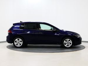 *127* 2022 Volkswagen Golf 2.0TDI LIFE - Image 3