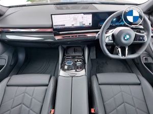 BMW 5 Series 530e M Sport Pro - Image 4