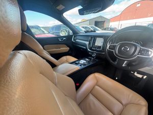 181 VOLVO XC60 D4 4X4 AWD AUTO BIG SPEC - Image 3