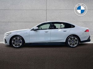 BMW 5 Series 530e M Sport Saloon - Image 3
