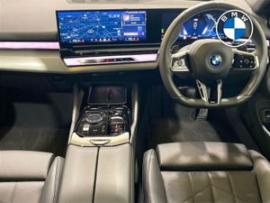 BMW 5 Series 530e M Sport Saloon - Image 4