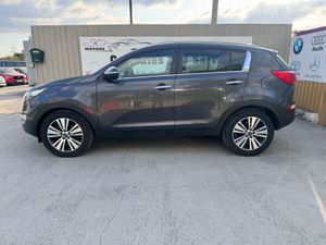 152 Kia Sportage 1.7D LX Low Miles High Spec - Image 2