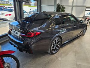 22 BMW 520 M-SPORT DIESEL HYBRID - Image 4