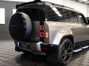 212 Defender 110 D250 HardTop S 3 Seat Commercial - Image 4