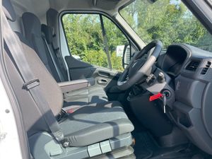 Only 10K Kms - 2024 Renault Master L2H2 - Image 3