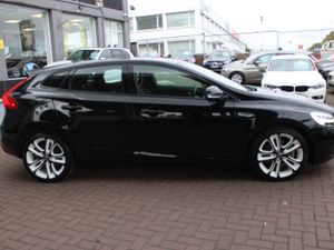 VOLVO V40 2.0D4 SPORT PLUS 5DR HATCHBACK AUTOMATIC - Image 3