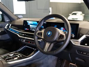 2025 BMW X5 X-Drive 50e M-Sport - Image 3