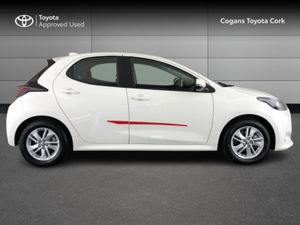 Toyota Yaris YARIS 1.5 HYBRID LUNA - Image 3