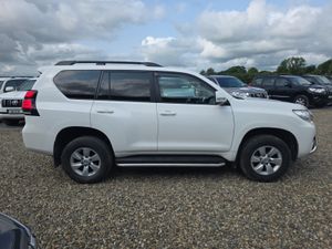 Toyota Land Cruiser GX LWB Auto  204Bhp - Image 4