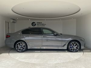 BMW 5-Series 2022 - Image 4