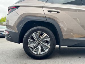 Hyundai Tucson 2WD Executive HEV Auto - Image 3