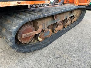 11 TON ... HITACHI ...TRACKED DUMPER....4,893 hrs - Image 4