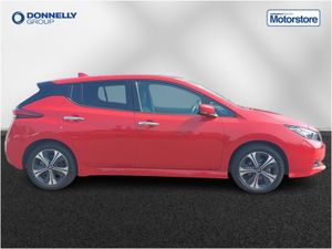 Nissan LEAF Hatchback Tekna - Image 2