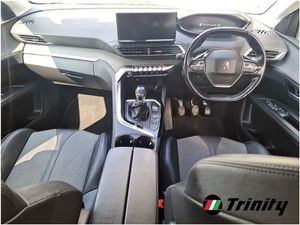 Peugeot 5008 ONE Owner 1.5 Bluehdi 130BHP Allure - Image 2