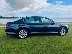 Volkswagen Passat Hi-Line - Massive Spec - Image 4