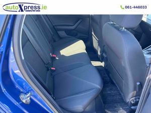 Volkswagen Polo 1.0 TSI Automatic, Reversing camer - Image 4