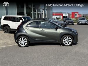 Toyota Aygo X DESIGN 4DR *** 1 OWNER FROM TADG RIO - Image 3