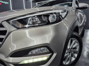 Hyundai Tucson 1.7 CRDI SE NAV BL/DR 5 5DR - Image 2