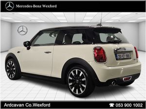 MINI Cooper Exclusive 1.5 - Image 4