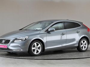 Volvo V40 2.0 D2 SE 120BHP Geartronic  full Beige - Image 4