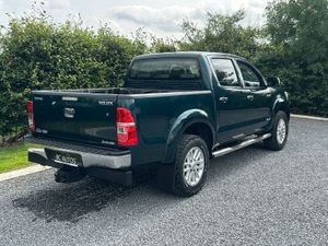 2015 Toyota Hilux 3.0 Invincible Auto 5 Seat N1 - Image 4