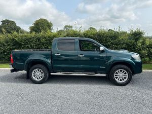 2015 Toyota Hilux 3.0 Invincible Auto 5 Seat N1 - Image 3