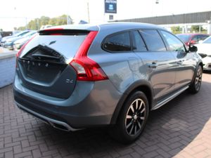 2016 Volvo V60 CROSS COUNTRY - Image 4