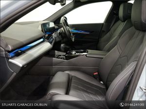 BMW i5  panoramic Roof  i5 M-sport Edrive40 Brook - Image 3