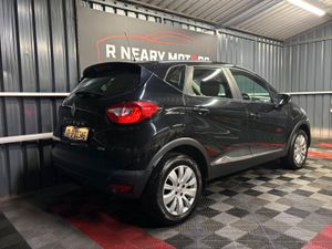 2017 Renault Captur dCi 90 EXPRESSION+ - Image 3