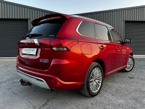 Mitsubishi Outlander 191’ JURO 2.4 PHEV HIGH SPEC - Image 4