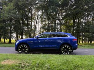 Jaguar F-Pace 2019 AWD Prestige - Image 4