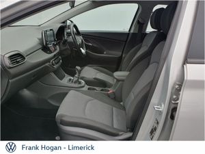 Hyundai i30 Diesel Deluxe - Image 4