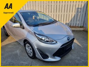 Toyota Aqua DAA-NHP10 - Image 2
