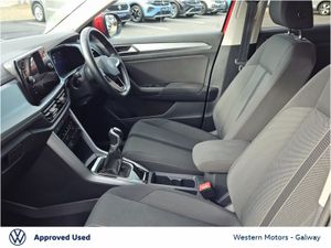 Volkswagen T-Roc Life rear Camera app Connect dig - Image 4