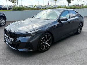 BMW 5 Series 530e M Sport / Hybrid / Glass Roof / - Image 4