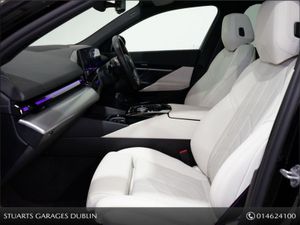 BMW 5 Series  touring  Panoramic Roof  20 Alloys - Image 3