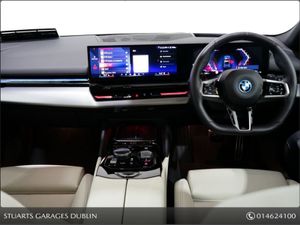 BMW 5 Series  touring  Panoramic Roof  20 Alloys - Image 4
