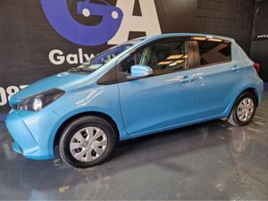 Toyota Yaris 40K KM ONLY-AUTOMATIC-REAR CAMERA AND - Image 4