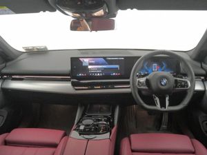 BMW 5 Series 520i M Sport Saloon - Image 4