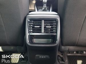 Skoda Octavia  tiny Mileage octavia AMB 2.0tdi 11 - Image 4