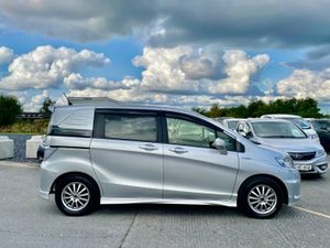 HONDA FREED SPIKE 2014 /1.3 HYBRID/ - Image 4