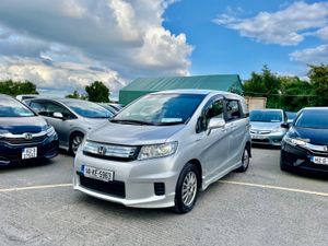 HONDA FREED SPIKE 2014 /1.3 HYBRID/ - Image 3