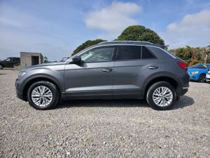 Volkswagen T-Roc 2018 - Image 2